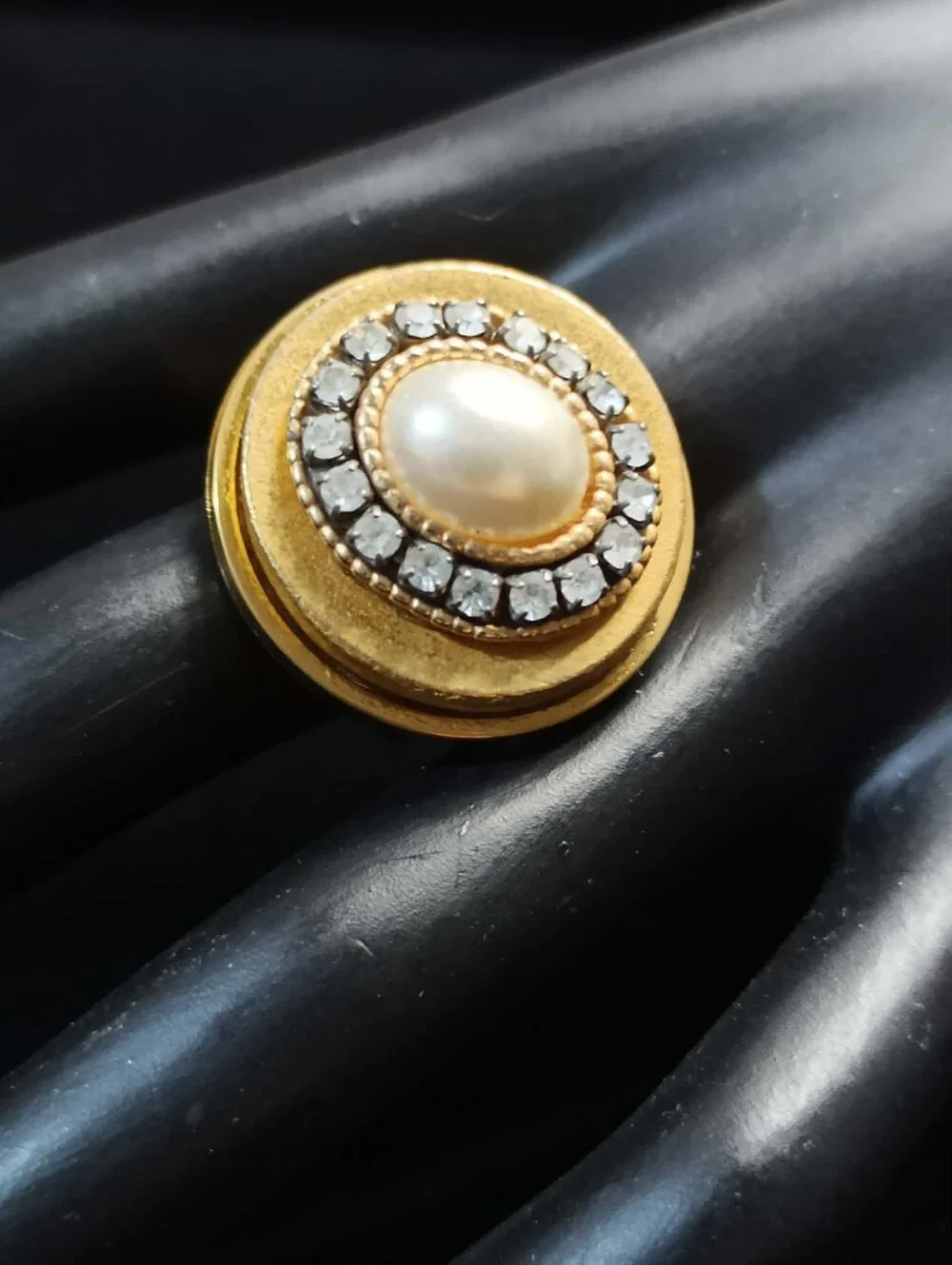 Vintage 80’s Faux Pearl Rhinestone Gold Tone Ring Adjustable Statement Ring